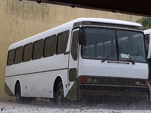 Imagem 1 de 10 de Ônibus