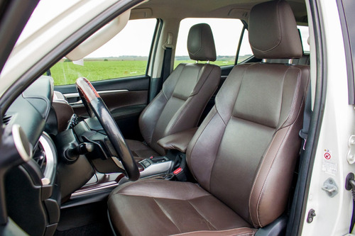Imagem 12 de 15 de Hilux Sw4 Srx 2.8 4x4 2016 | 7 Lugares |