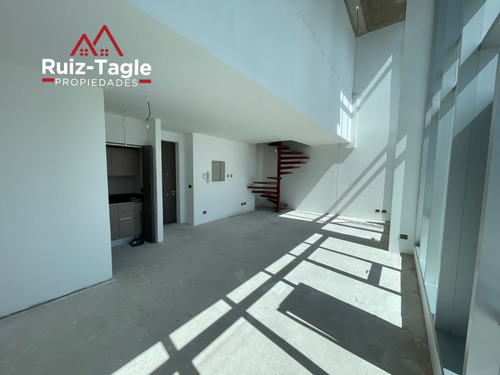 Imagen 3 de 13 de Oficina Tipo Loft. Con Una Gran Vista A Bosques De Montemar