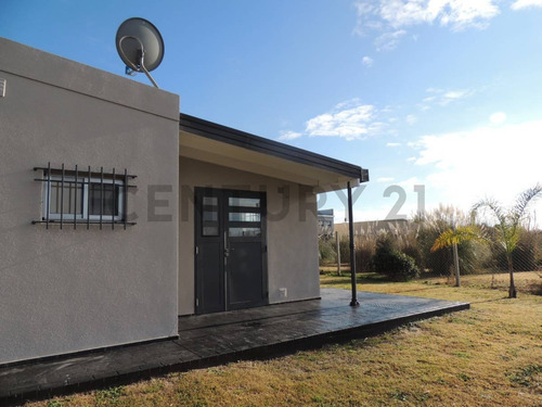 Casa En Venta En Los Talas, Berisso - 3 Dormitorios Y 2 Baños