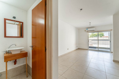 Venta 2 Ambientes Balcón Parrilla Baño Y Toilette