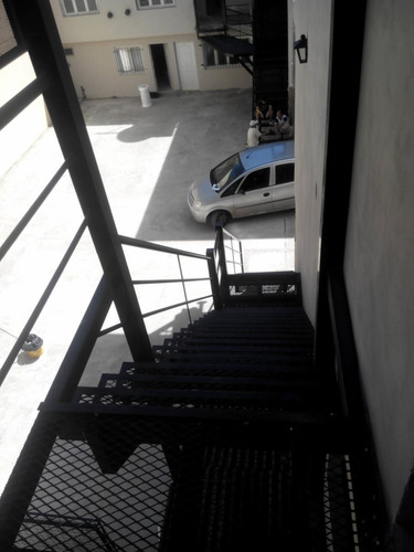 Depto 2 Amb.tipo Loft Con Cochera , Complejo Con Pisicina 2 Piso Por Escalera.sin Expensas Ni Abl