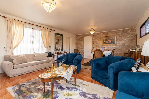 Imagen 2 de 30 de Casa Más Afuera