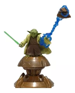 Star Wars - Attack Of The Clones - Yoda With Force - Hasbro