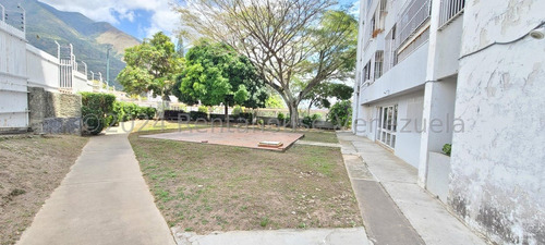 Apartamento En La Urbina Bajando De La Romulo Hacia El Maques  #24-21072