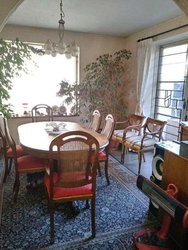 Casa En Los Acacios, 320 M², 6 Dormitorios, Cerca De Clínica