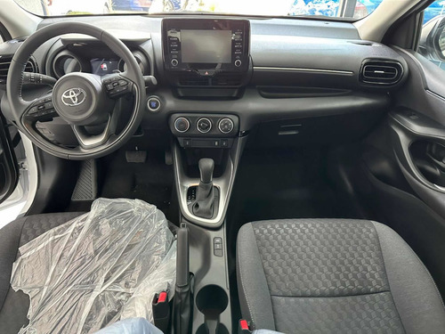 Imagen 4 de 11 de Toyota Yaris Hatch Back