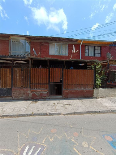 Casa En Venta De 2 Dorm. En Lo Prado