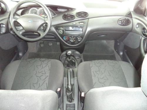 Imagem 6 de 9 de Fird Focus 1.6 Flex Zetec /carro Impecável C/ Baixo Km