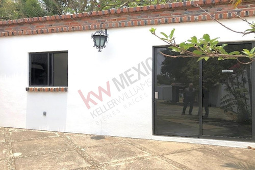 En Renta Casa De 1 Nivel En Zona Norte De Cuernavaca Privada, Jardín, Sótano Y Espacio Extra