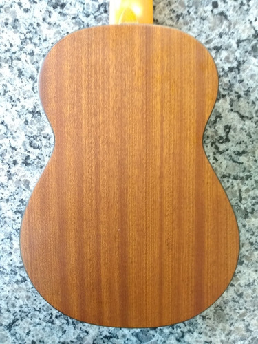 Ukulele Sk-14e Soprano Desconto Especial Por Tempo Limitado