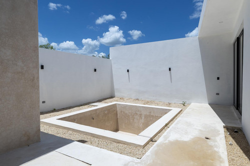 Venta De Casa Residencial En Temozón, Mérida