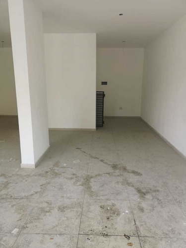 Imagen 4 de 4 de En Venta Sobre Av Eva Peron Excelente Local Comercial (209)