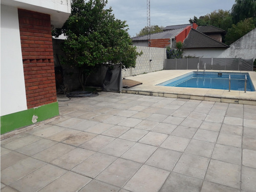 Casa De 4 Ambientes Villa Udaondo - Ituzaingó- Permuta Por Dpto Caba