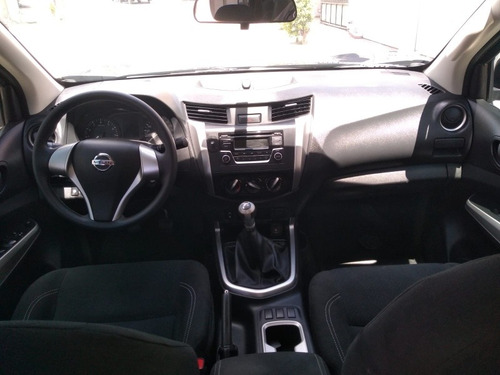 Imagen 6 de 12 de Nissan Np300 Frontier 2019 2.5 Le Aa Mt