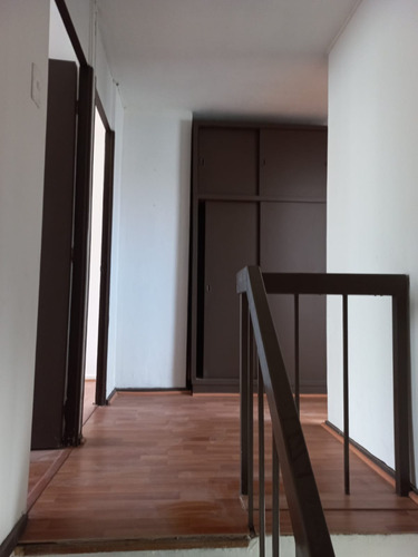 Venden Dueños Depto Duplex En Segundo Piso, Villa Uc, Macul
