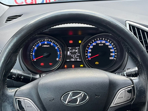 Hyundai HB20X 1.6 16V STYLE FLEX 4P AUTOMÁTICO