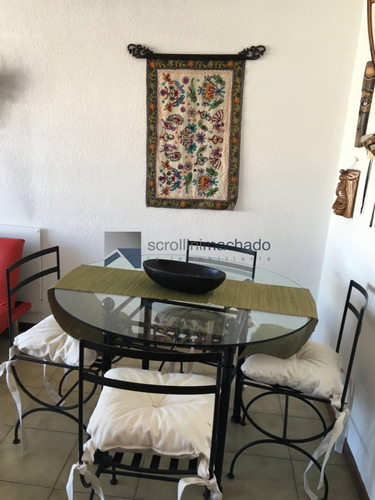 Apartamento En Peninsula De 1 Dormitorio Con Vista A La Ciudad Y Al Puerto.- Ref: 2652