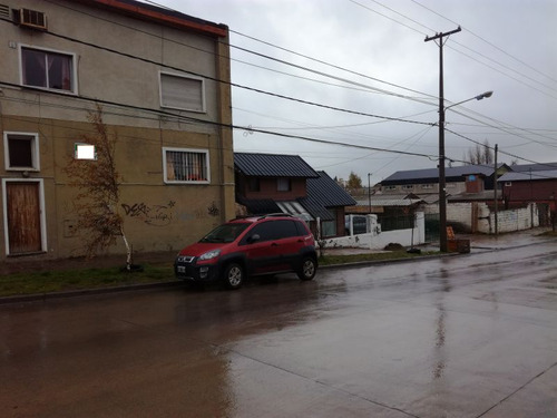 Imagen 3 de 13 de Galpón , Oficinas, Estacionamiento, Ñireco , Bariloche