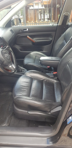 Volkswagen Bora 1.8 Highline T 180cv Cuero 2012