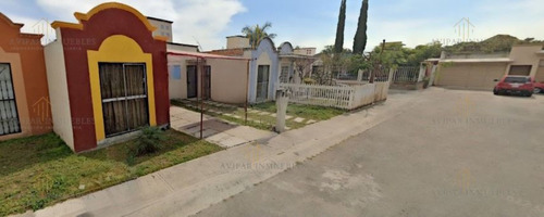 Casa En Venta En Jalisco, Cto Toronjil, Hacienda Los Fresnos. (reb)