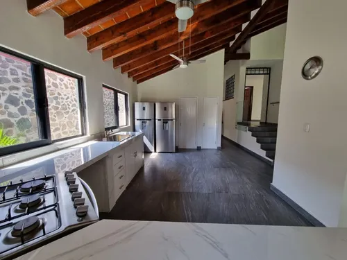Casa En Venta, Lomas De Cuernavaca, 6 Recámaras