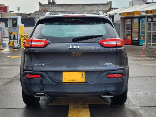 Jeep Cherokee 3.2 Longitude Plus