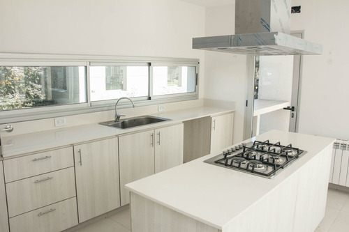 Imagen 1 de 22 de Casa En Venta En Lomas City Bell 3 Dormitorios