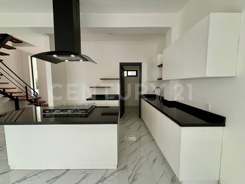 Residencial Arbolada - Casa Nueva Con Alberca