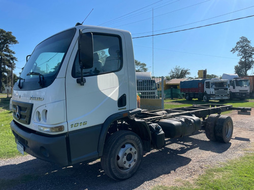 Mercedes Benz Accelo 1016