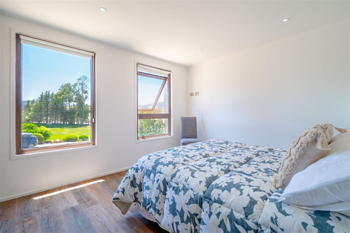 Casa En Venta, 4 Dormitorios En Maitencillo Condominio Polo.