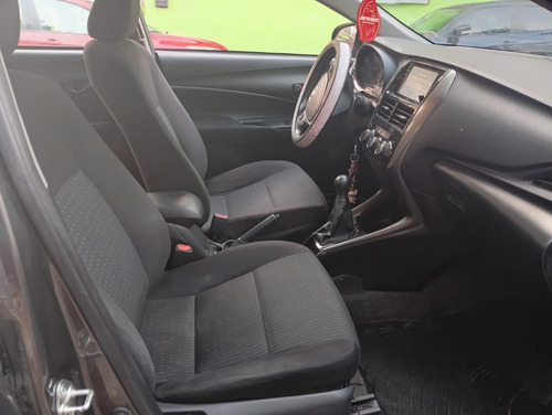 Toyota Yaris 1.5 Core Sedan Mt