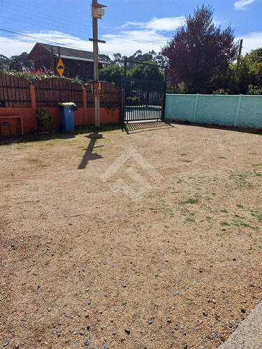 Casa En Venta De 8 Dorm. En Algarrobo