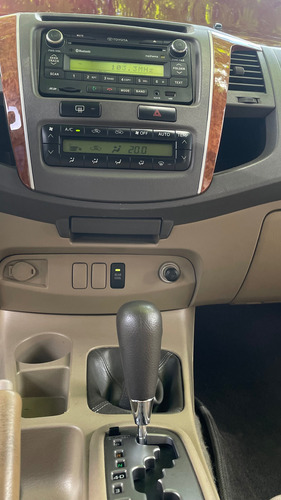 Toyota Fortuner 2011 4x4