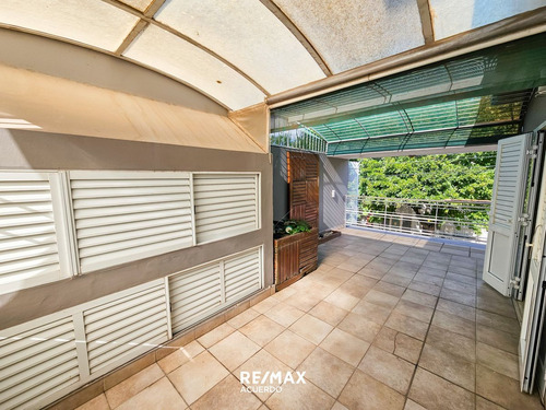 Vende Casa P. Alta 3 Dorm. + Cocheras San Nicolas