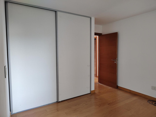 Departamento En Venta En Bariloche. Vista Al Lago. Cochera. Gimnasio Salón.