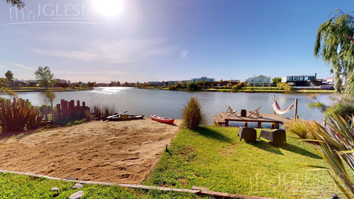 Imagen 24 de 30 de Tour 36o° - Casa Al Lago Con Atardeceres Increíbles - Barrio San Benito, Villanueva