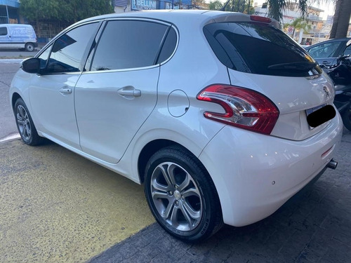 Peugeot 208 Feline 2016