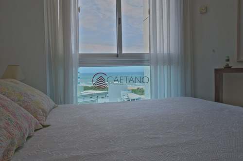 Imagen 20 de 26 de Apartamento Con 3 Dormitorios Más Dependencia En Alquiler Temporada - Punta Del Este Brava
