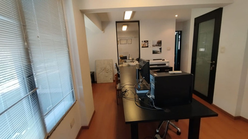 Oficina En Alquiler Amoblada Con Balcon