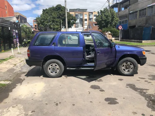 Nissan Pathfinder 3.3 R50 Std