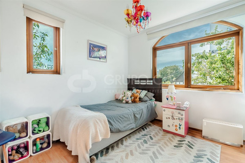 Hermosa E Impecablecasa En Venta De 4 Dorm. Las Condes