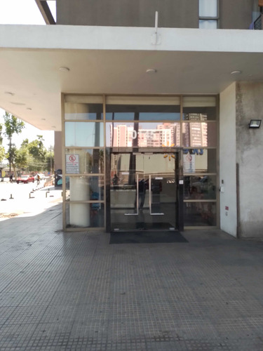 A Dos Cuadras Del Metro (74727)