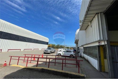 Bodega 700 M2 Caletera Varoli - 70 Uf Mas Gtos Com