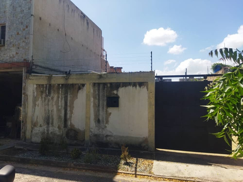 Se Vende Casa Con Amplio Terreno, Ubicada En Turmero, 007jsc