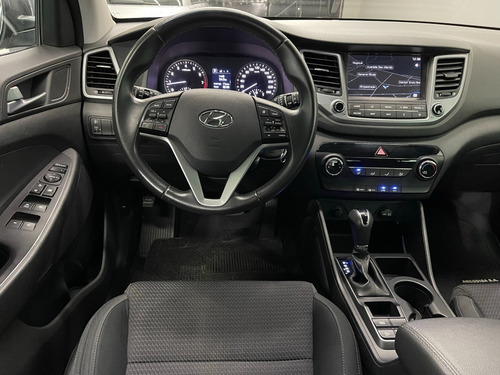 Imagen 8 de 18 de Hyundai Tucson 2.0 Automatica 4x2 Impecable Modelo 2017!
