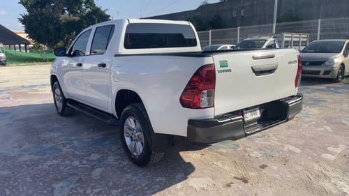 Imagen 4 de 14 de Toyota Hilux Sr 2017