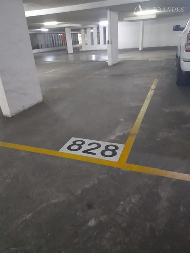 Estacionamiento En Venta En Macul