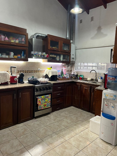 Casa En Venta En De Vicenzo Grande, Del Viso, Pilar