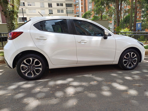 Mazda 2 1.5 gran turing mecanico